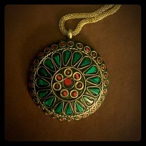 Beautiful inlay NWOT red green gold pendant 1.75”